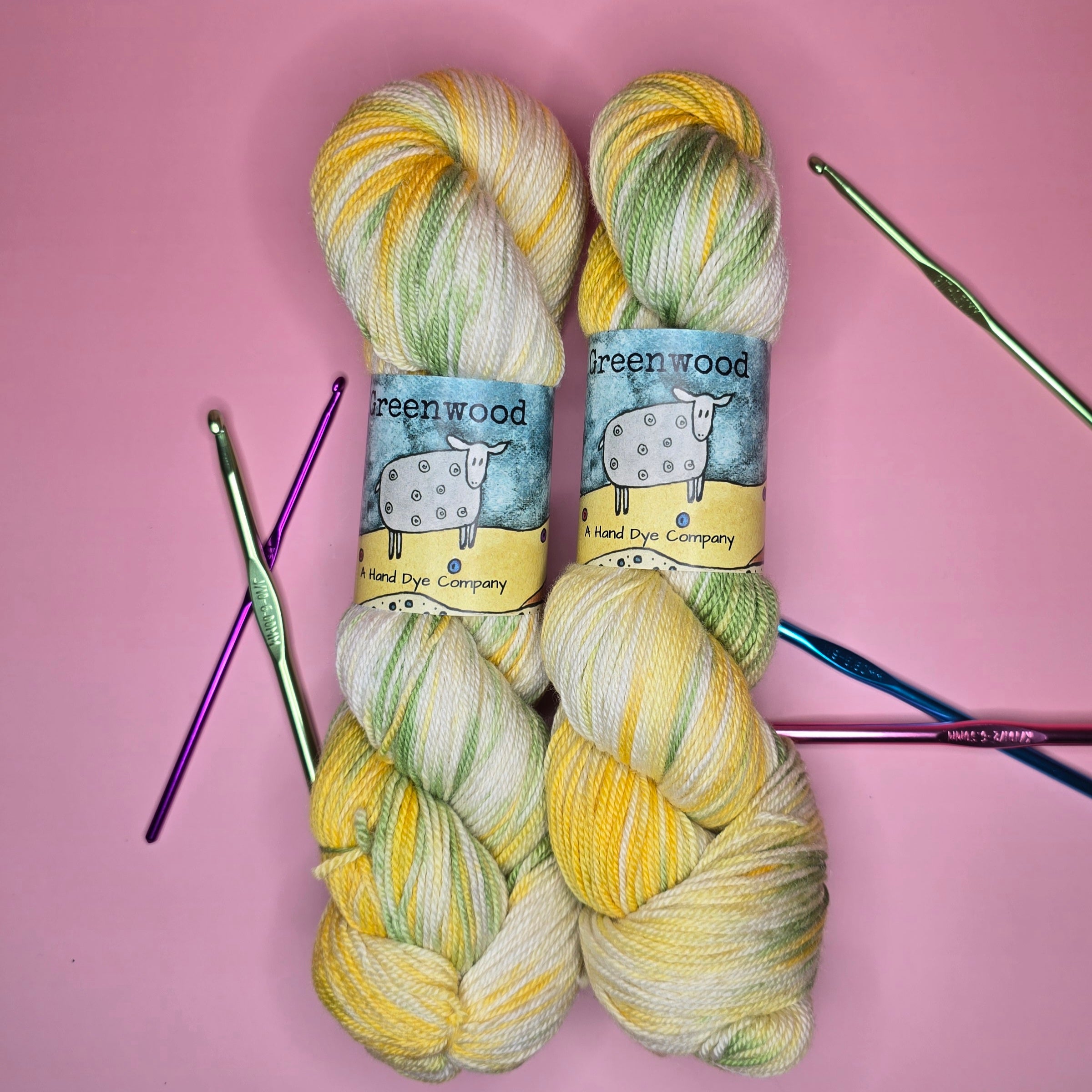 Indulgence Fingering Weight Yarn – Daisy (115g / 420 yds)