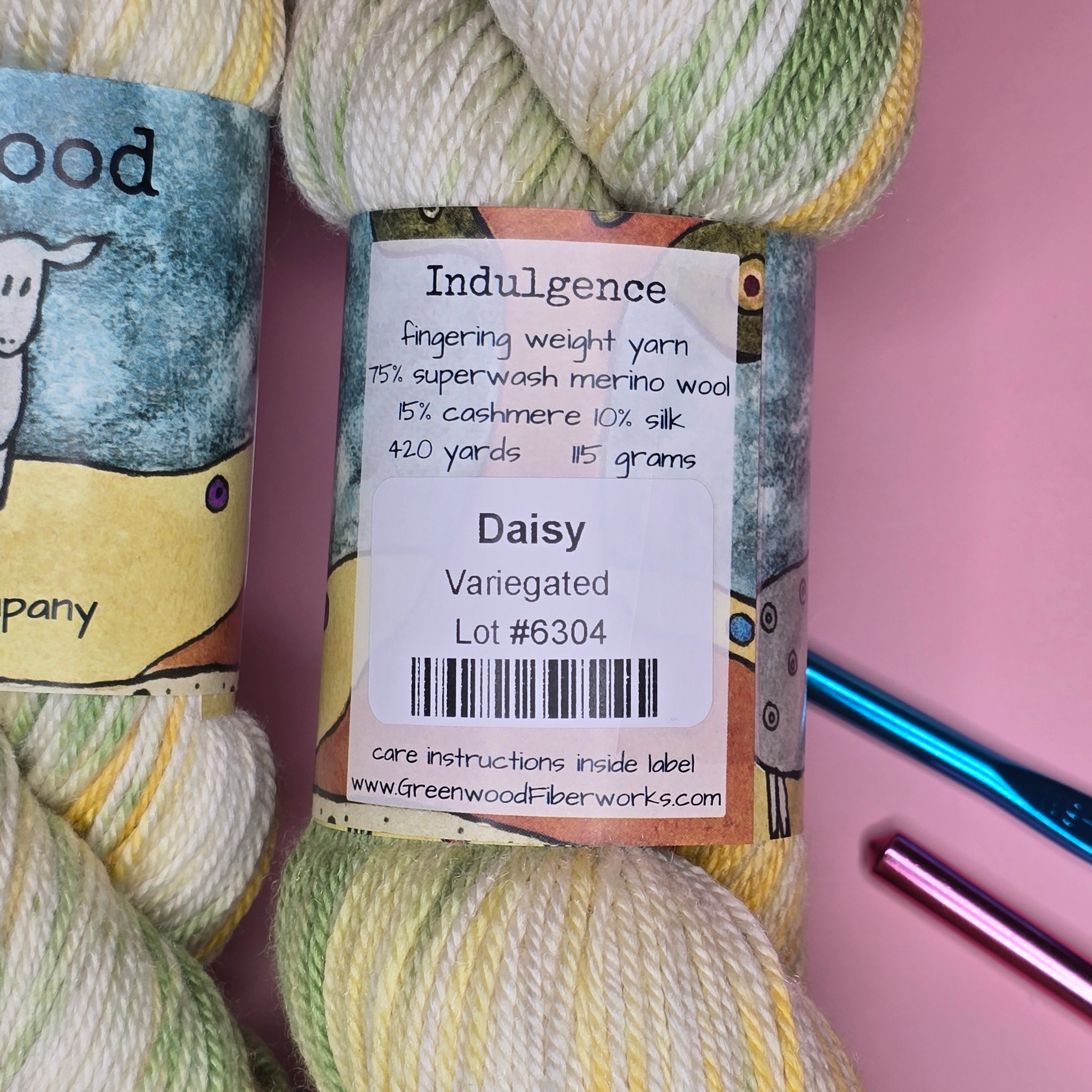 Indulgence Fingering Weight Yarn – Daisy (115g / 420 yds)